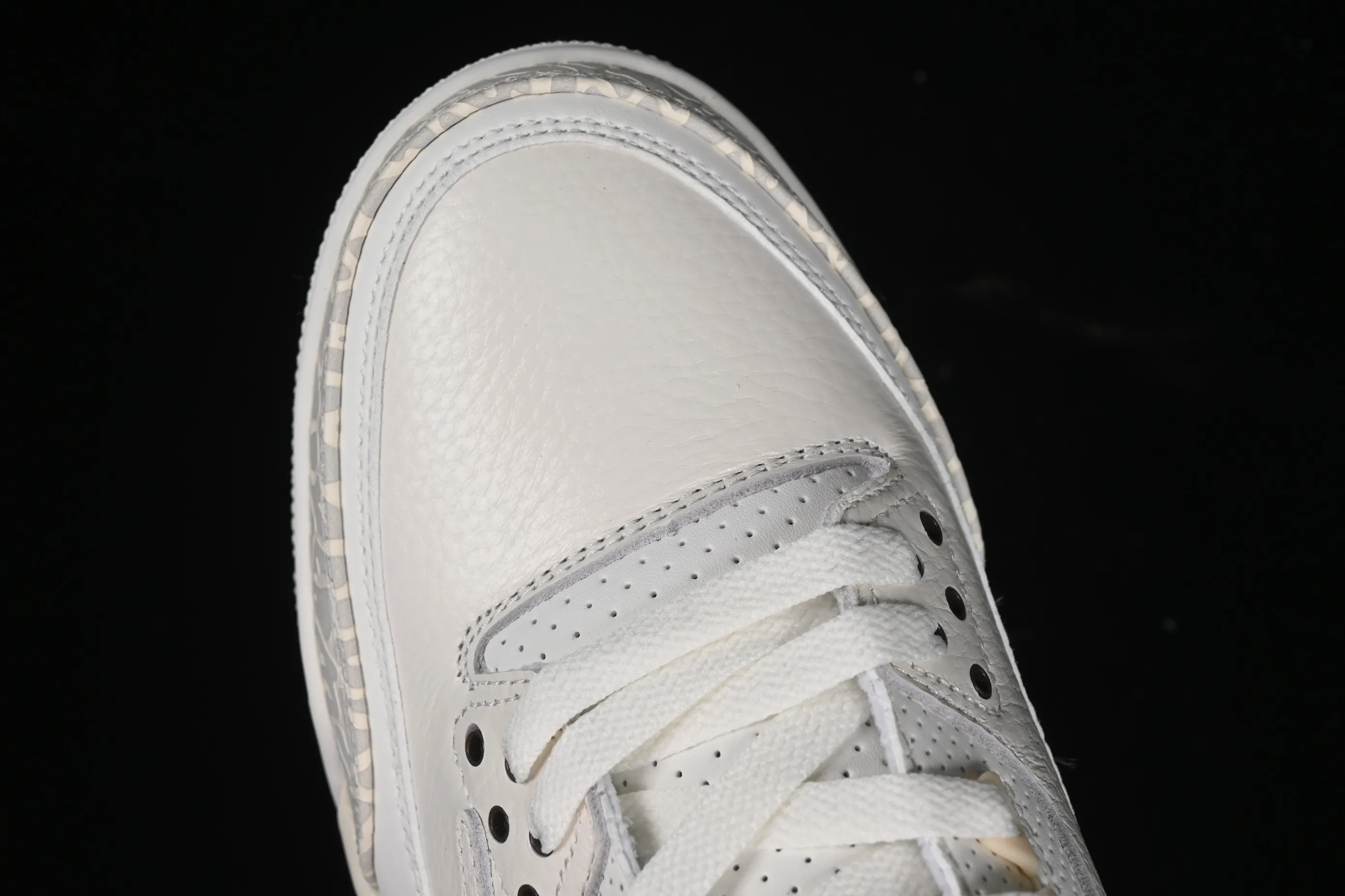 All categories Air Jordan Jordan series basketball shoes Air Jordan 3 Travis Scott x Air Jordan 3 Retro "Cactus Jack" AJ3 Joe 3 joint cream off-white barb basketball shoes 136064-668